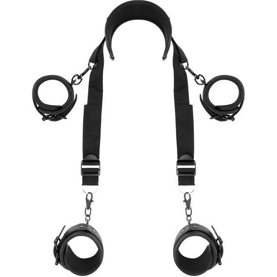 Fetish Submissive – mesteri pozíció 4 neopréne bilincsel